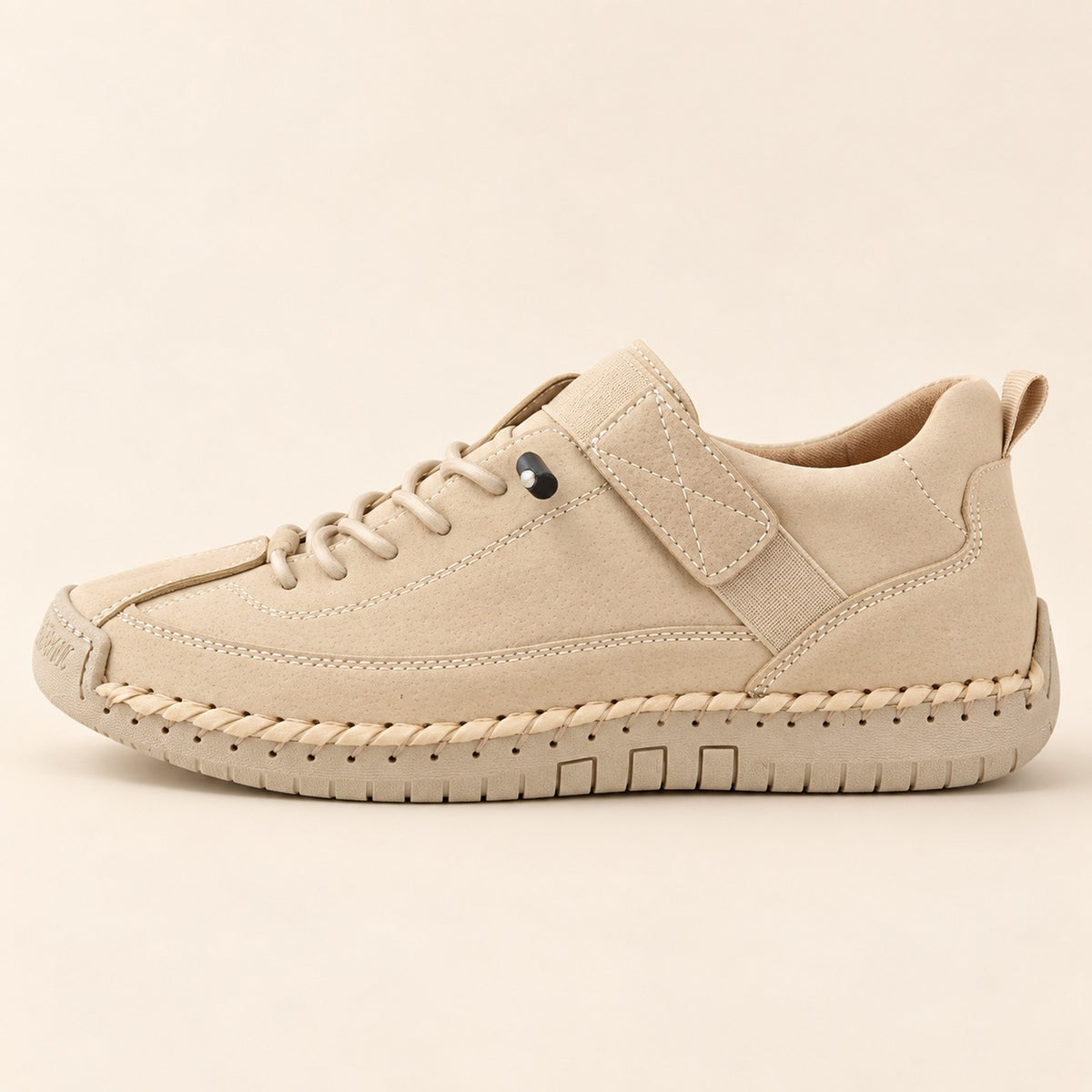Chaussure confort Dayfoot coloris abricot – vue de profil, couture main et sangle élastique
